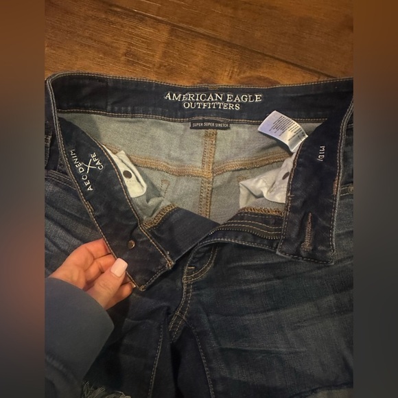 American Eagle jean shorts size 6 - Picture 3 of 3